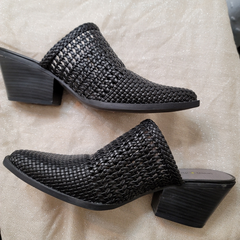 Mesh Black Mules With Pointy Toe - image 7